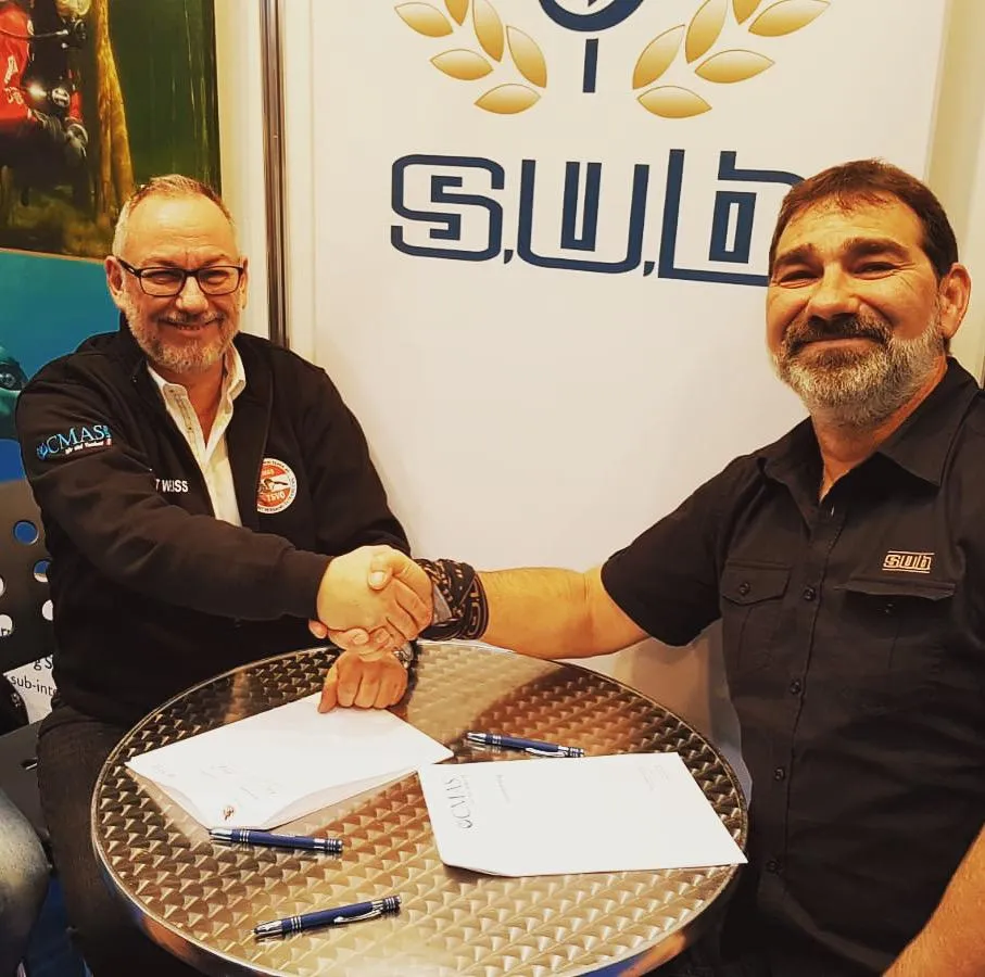 Nach der Vertragsunterzeichnung auf der BOOT 2020