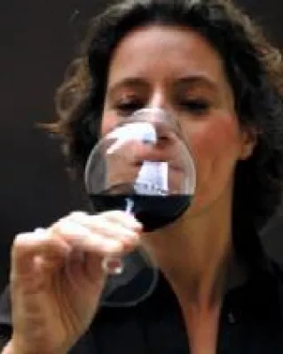 Bild: Winzer als online-Weinseminarleiter - Weingut-von-Racknitz Weinprobe bei Degustonline