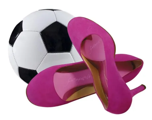 Bild: Foot Petals stattet Stiletto-Kickerinnen aus