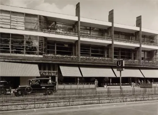 Bild: BIKINI BERLIN – Hommage an Leo Nachtlicht