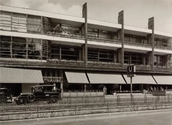 BIKINI BERLIN – Hommage an Leo Nachtlicht Bild: BIKINI BERLIN – Hommage an Leo Nachtlicht