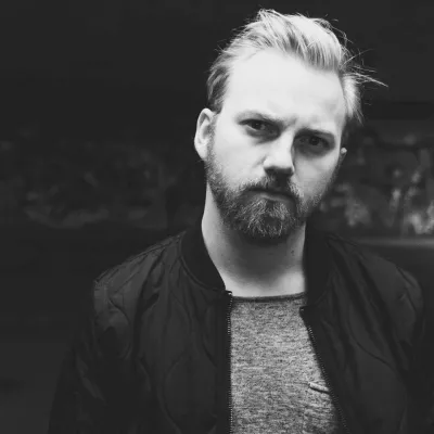 Bild: ELIJAH gibt autobiografisches Debüt mit Federleicht