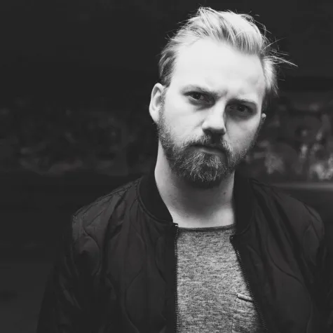 ELIJAH gibt autobiografisches Debüt mit Federleicht Bild: ELIJAH gibt autobiografisches Debüt mit Federleicht