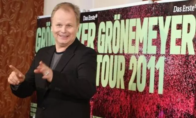 Bild: Herbert Grönemeyer gibt Pressekonferenz in der Yachthafenresidenz Hohe Düne