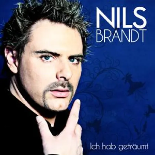 Nils Brandt singt sich mit Debut-Single "Ich hab geträumt" in den Party-Schlager-Olymp Bild: Nils Brandt singt sich mit Debut-Single "Ich hab geträumt" in den Party-Schlager-Olymp