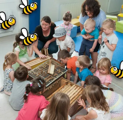Bild: Summ Summ Sommer - wenn die BRK-Schatzkiste zum Bienenstock wird