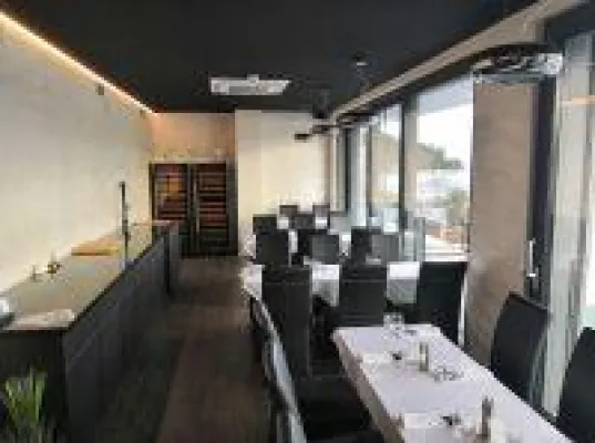 Bild: Der Tresor für den Genuss - ein Weinklimaschrank bewahrt das Aroma