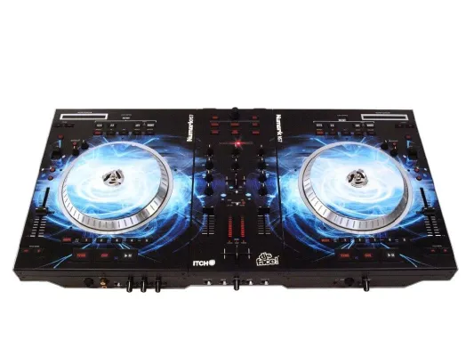 Bild: djs face - Des DJs neue Kleider