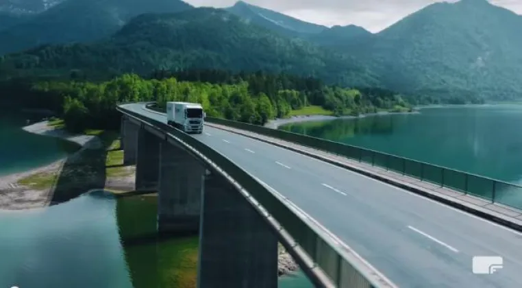 DB Schenker / Corporate Imagefilm © 2015 produced by Fiction Films GmbH /Munich, Barcelona, Hamburg Bild: DB Schenker / Corporate Imagefilm © 2015 produced by Fiction Films GmbH /Munich, Barcelona, Hamburg