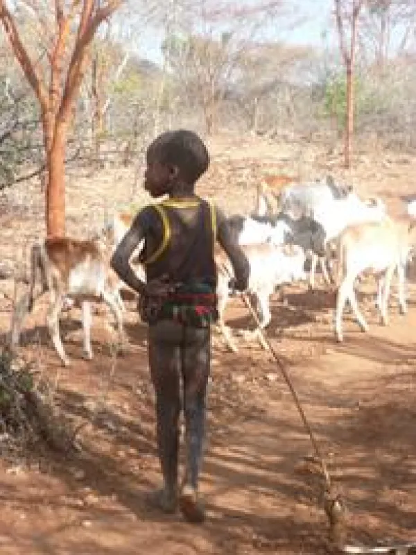 Karamojong Hirte in Uganda