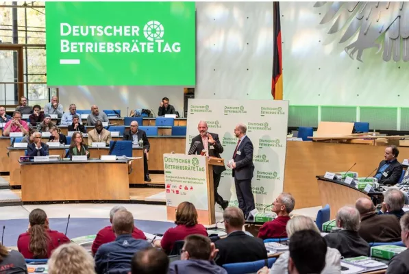 Bild: Eröffnung des 15. Deutschen BetriebsräteTag im Bonner Bundestag in Bonn