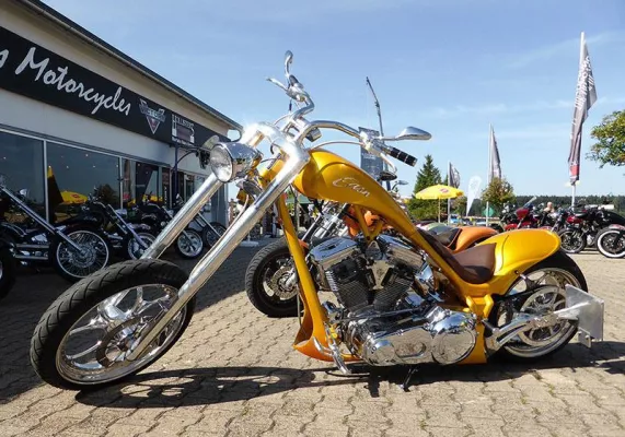 Phantasie, Design und PS: Custom Days in Dauchingen Bild: Phantasie, Design und PS: Custom Days in Dauchingen