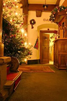 Bild: Benefiz-Open-Air-Kino: „Die Feuerzangenbowle“ im Flairhotel Reichsküchenmeister