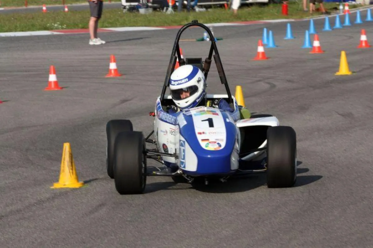 Drei Mal raste der DHBW-Bolide bei der Formula Student auf Platz 1.