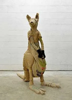 Bild: „Laura Ford – Fight or Flight“, aktuelle Werke der britischen Künstlerin in der Galerie Scheffel, Bad Homburg