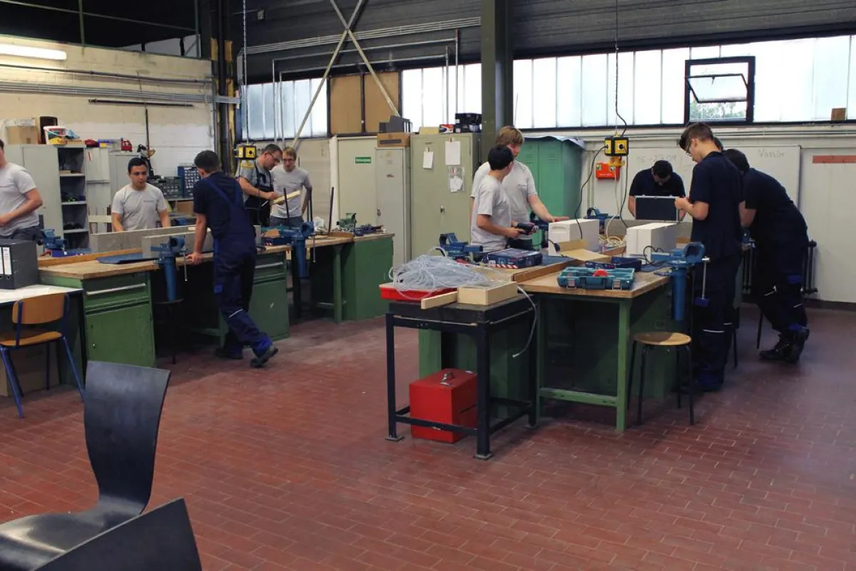 Mit der Assistierten Ausbildung unterstützt die bbwe gGmbH Betriebe im Ausbildungsalltag.