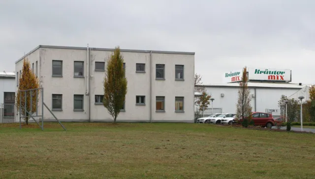 Kräuter Mix wächst und lagert Abteilungen nach Wiesentheid aus Bild: Kräuter Mix wächst und lagert Abteilungen nach Wiesentheid aus