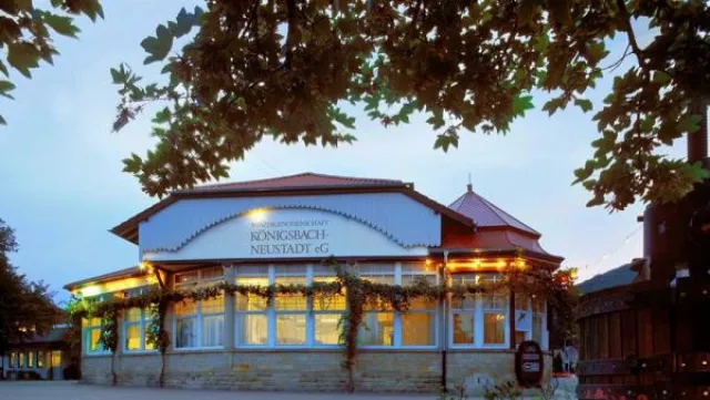 Bild: Saisonauftakt für den Neuen Wein - Tag der offenen Tür im Weinland Königsbach-Neustadt