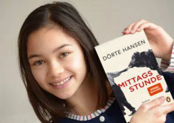 Sarturia Goldene Schwanenfeder für Literatur für Dörte Hansen im Oktober 2018 Bild: Sarturia Goldene Schwanenfeder für Literatur für Dörte Hansen im Oktober 2018