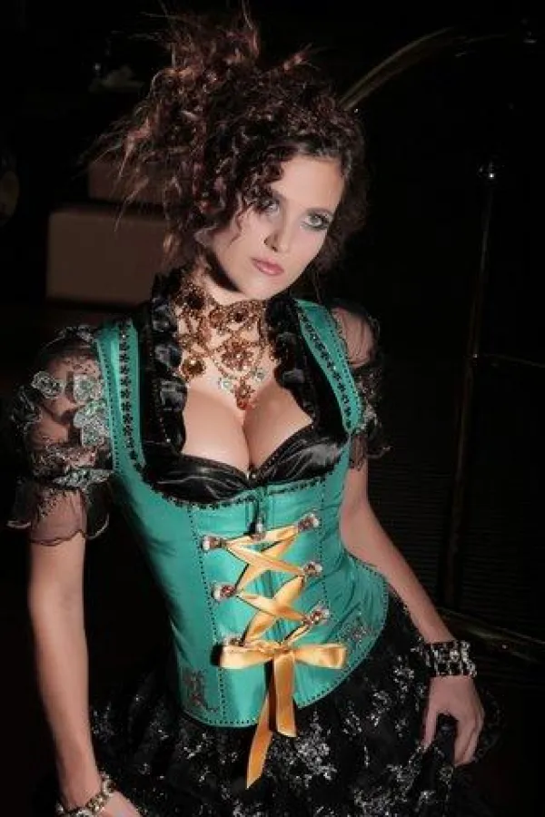 LENKA KRONSEDER DESIGN 