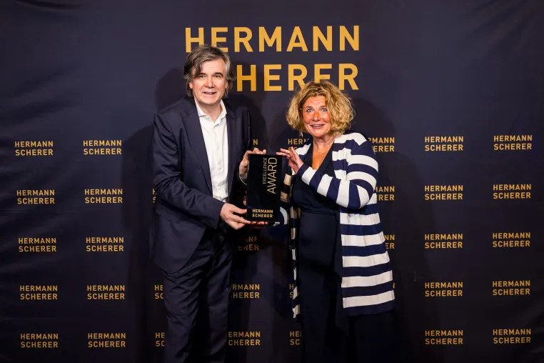 Bild: Das TUniversum für sich nutzen - Stephanie Vieler gewinnt Speaker Slam Award