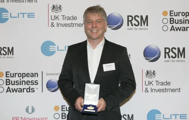 Bild: European Business Awards 2014/2015: Micromata nimmt Ruban-d'Honneur-Medaille entgegen