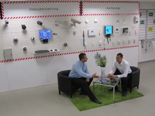 Neu in Erding: NMC Security eröffnet erstes Ladengeschäft für Sicherheitssysteme Bild: Neu in Erding: NMC Security eröffnet erstes Ladengeschäft für Sicherheitssysteme