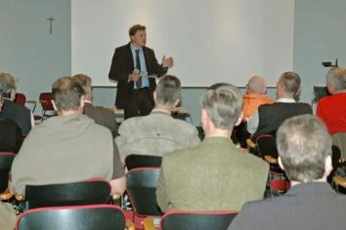 Prof. Dr. Martin Fleck und sein Team informierten Hausärzte aus ganz Bayern über moderne Methoden der Rheuma-Diagnostik und –Behandlung.