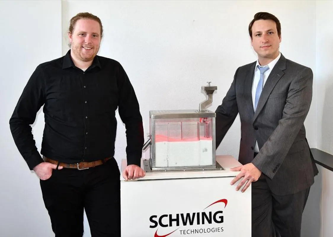 Julian Nienhaus u. Michael J. Robinson, Experten Wirbelschicht-Prozesstechnik, SCHWING Technologies