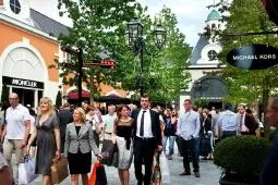 Bild: Zehn Jahre Smart-Shopping im Designer Outlet Roermond