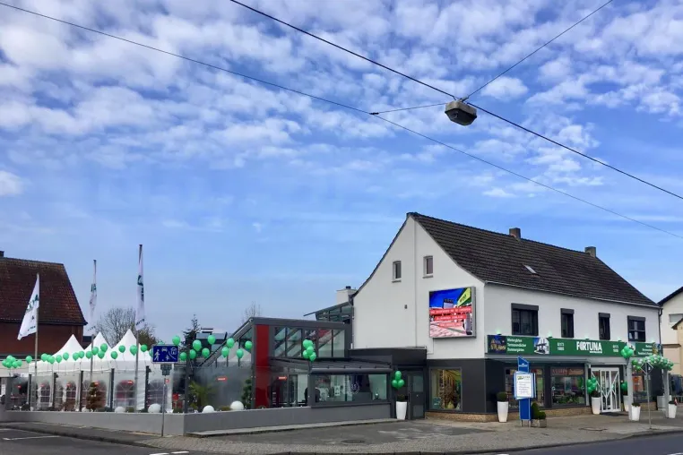 Ausstellung Köln Düsseldorf auch Sonntags u. Maifeiertage (01.05.2019) zur freien Schau geöffnet v. 11.-16. h Bild: Ausstellung Köln Düsseldorf auch Sonntags u. Maifeiertage (01.05.2019) zur freien Schau geöffnet v. 11.-16. h