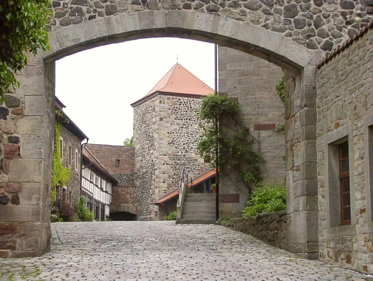 Akademie BURG FÜRSTENECK - Blick in den Burghof