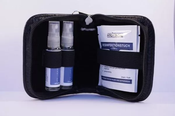 Bild: Desinfektionstücher einzeln und ohne Alkohol im handlichen Hygieneset von Hygvensal® – Hygiene für unterwegs