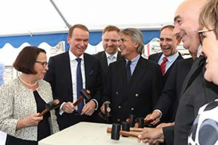 Universitätsklinikum Regensburg wird weiter ausgebaut Bild: Universitätsklinikum Regensburg wird weiter ausgebaut