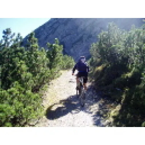 Bild: Mountainbike, Wandern und Wellness: Mitten im Herzen der Tiroler Alpen