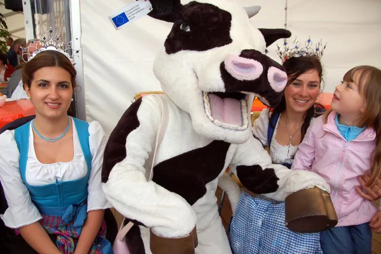 Internationaler Tag der Milch - Spaß und Interaktion rund um die Milch in Kitzingen Bild: Internationaler Tag der Milch - Spaß und Interaktion rund um die Milch in Kitzingen