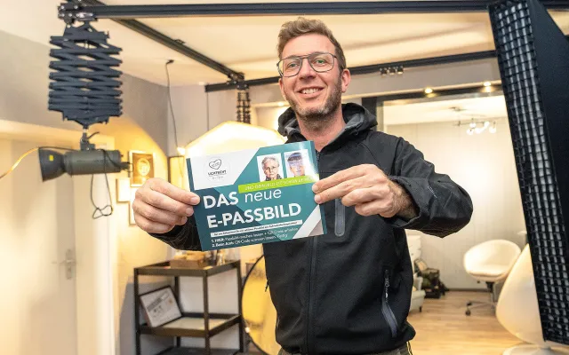 Bild: Erzgebirge: Digitales Passbild für Ausweis - Bilder sind beim Verlassen des Fotostudios bereits im Amt