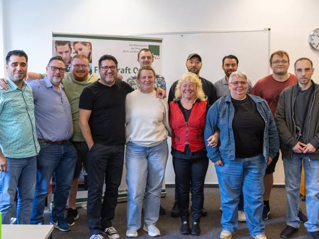 Zwölf neue Optik-Fachkräfte starten ihren Berufsalltag Bild: Zwölf neue Optik-Fachkräfte starten ihren Berufsalltag