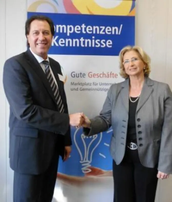Wilfried Thünker und Helga Lüngen freuen sich über