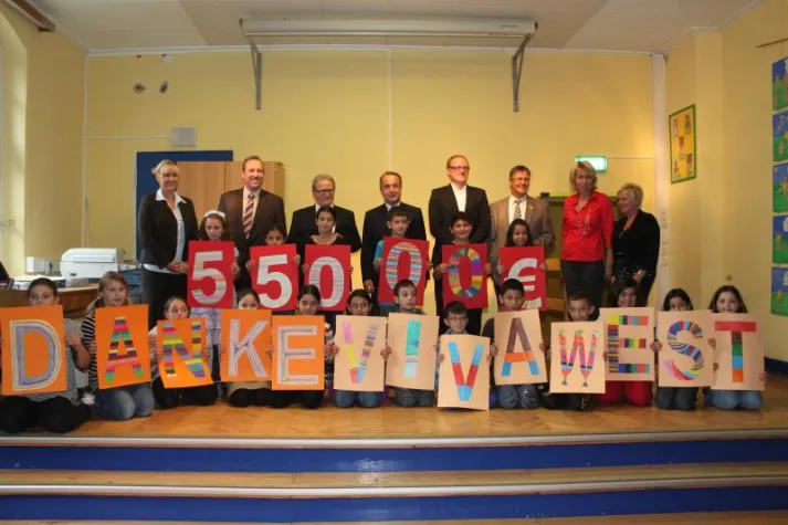 VIVAWEST spendet 55.000 Euro für das Dichterviertel Bild: VIVAWEST spendet 55.000 Euro für das Dichterviertel