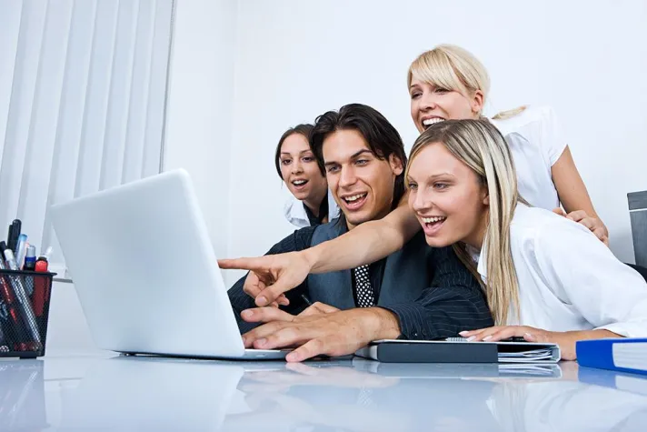 Bild: IT-Schulungsunterlagen für Unternehmen, Behörden und Lehrinstitute