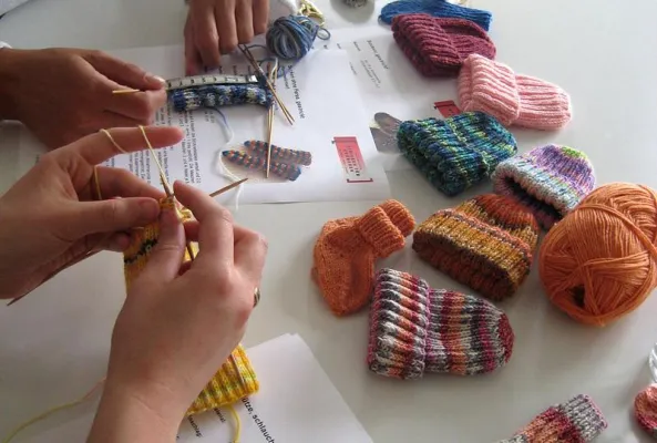 Bild: Weltstricktag am 14. Juni 2008 - Gemeinsam mit den Nadeln klappern