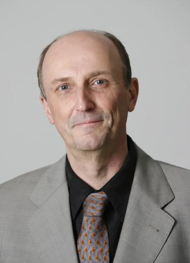 Prof. Dr. Torsten Bügner