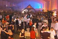 Bild: Silvesterknaller im Familienpack – Die karibische Partyalternative für junge Eltern in Berlin