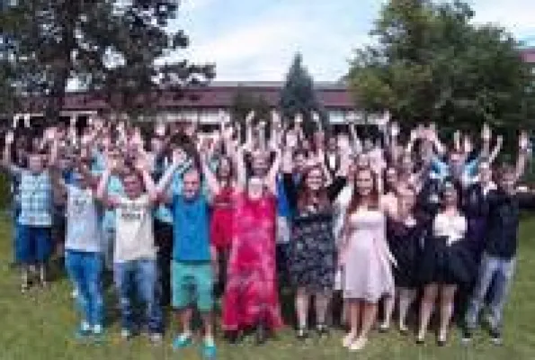 Bild: „Heute ist Ihr Tag“: Berufsbildungswerk Adolf Aich verabschiedet 112 Absolventen