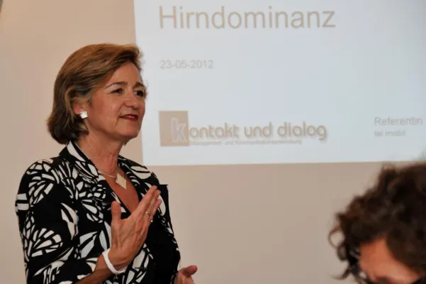 Hirndominanz prägt unseren Denkstil - Teilnehmerinnen von Network Women Grünwald e.V. testeten sich Bild: Hirndominanz prägt unseren Denkstil - Teilnehmerinnen von Network Women Grünwald e.V. testeten sich