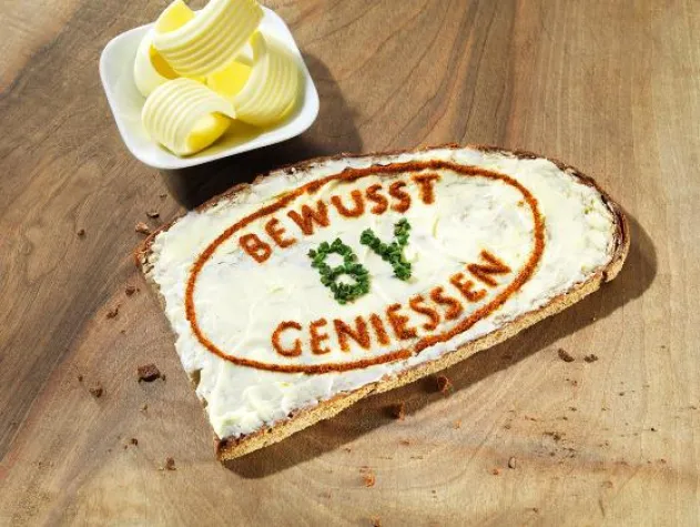 Bild: Streichzart: Von Sahne zu Butter in wenigen Schritten