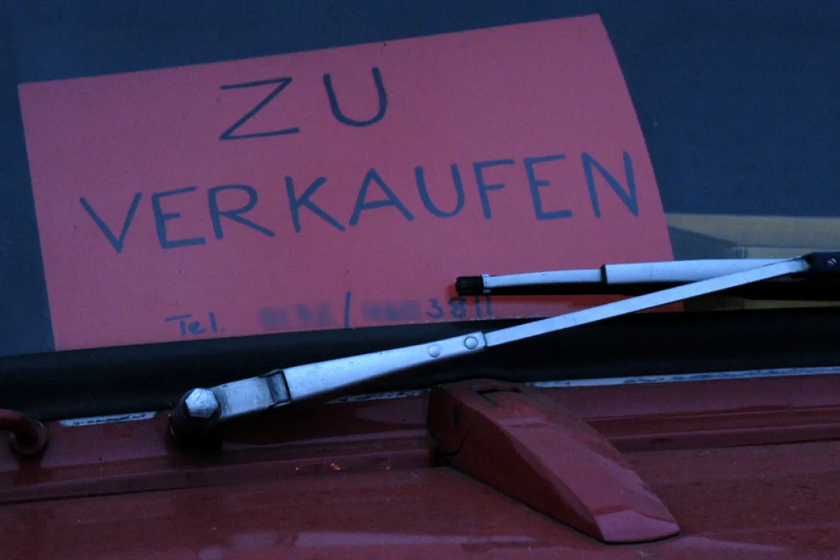 Für viele Eigner gibt es im kommenden Jahr ein böses Erwachen. Unter dem Druck der höheren Kfz-Steuer bleibt für viele nur noch ein letzter Ausweg: Der Verkauf ihrer liebevoll gepflegten Fahrzeuge wei
