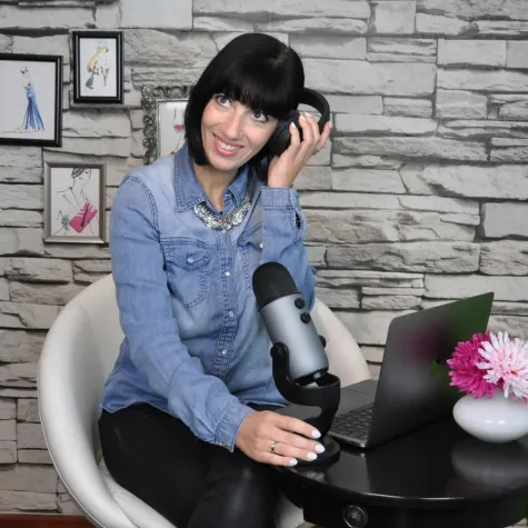 Anneli Eick will mit ihrem Podcast in zwei Jahren Millionärin sein Bild: Anneli Eick will mit ihrem Podcast in zwei Jahren Millionärin sein