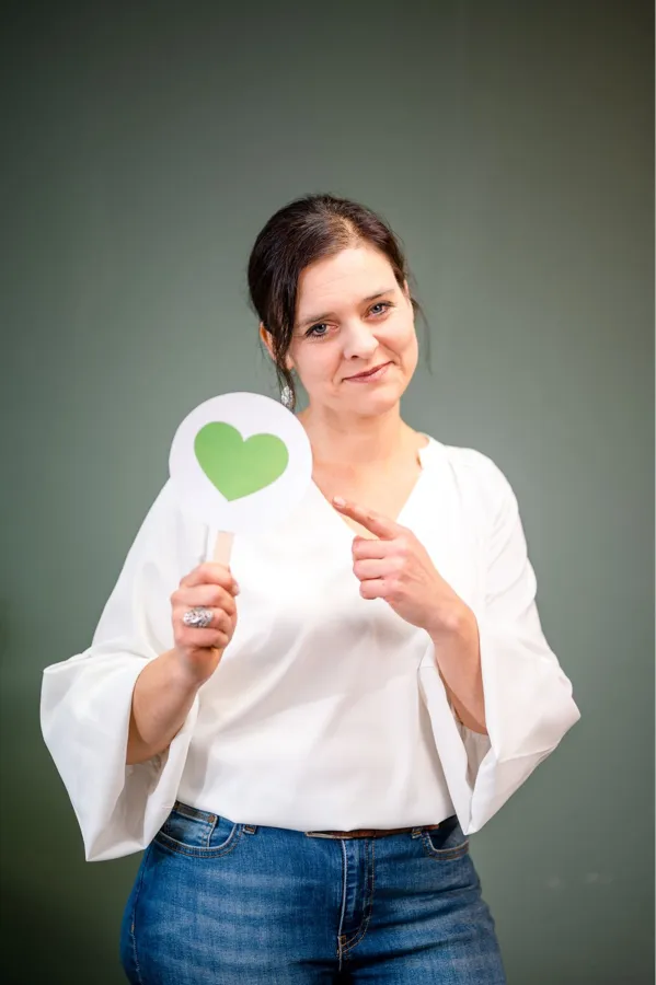 Kelly Malottke hat nur eine Mission: Eltern und Kindern mit Babyzeichensprache liebevoll verbinden (© Justin Bockey)